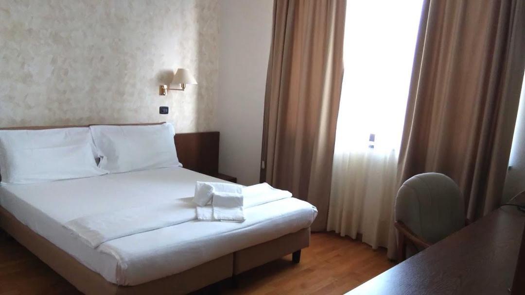 Hotel Cavalieri Pinerolo Dış mekan fotoğraf