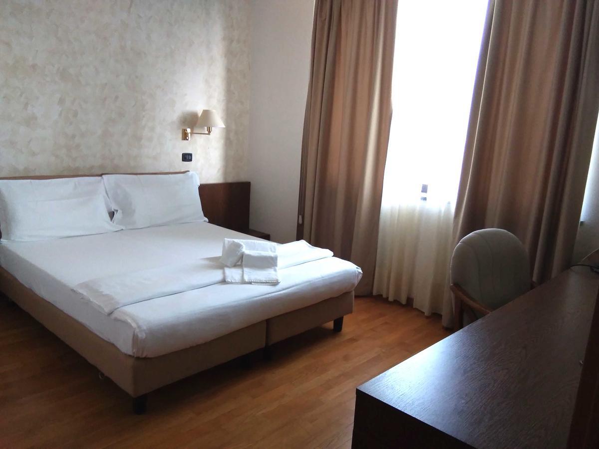 Hotel Cavalieri Pinerolo Dış mekan fotoğraf