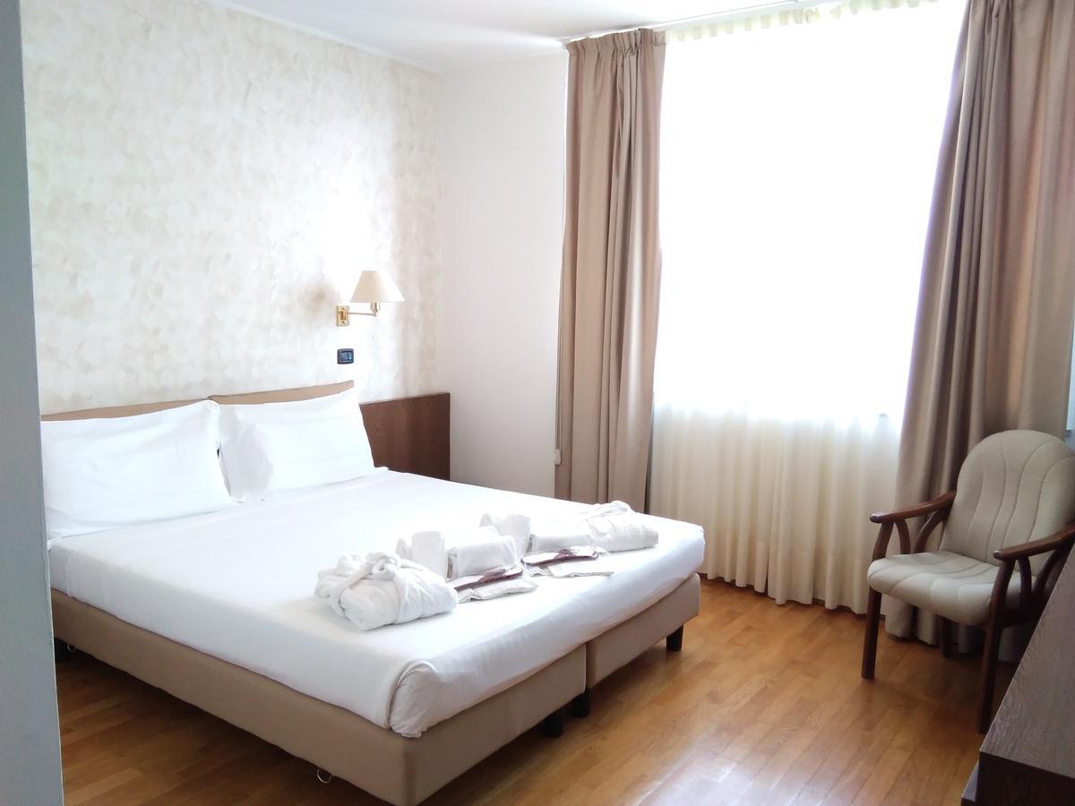 Hotel Cavalieri Pinerolo Dış mekan fotoğraf